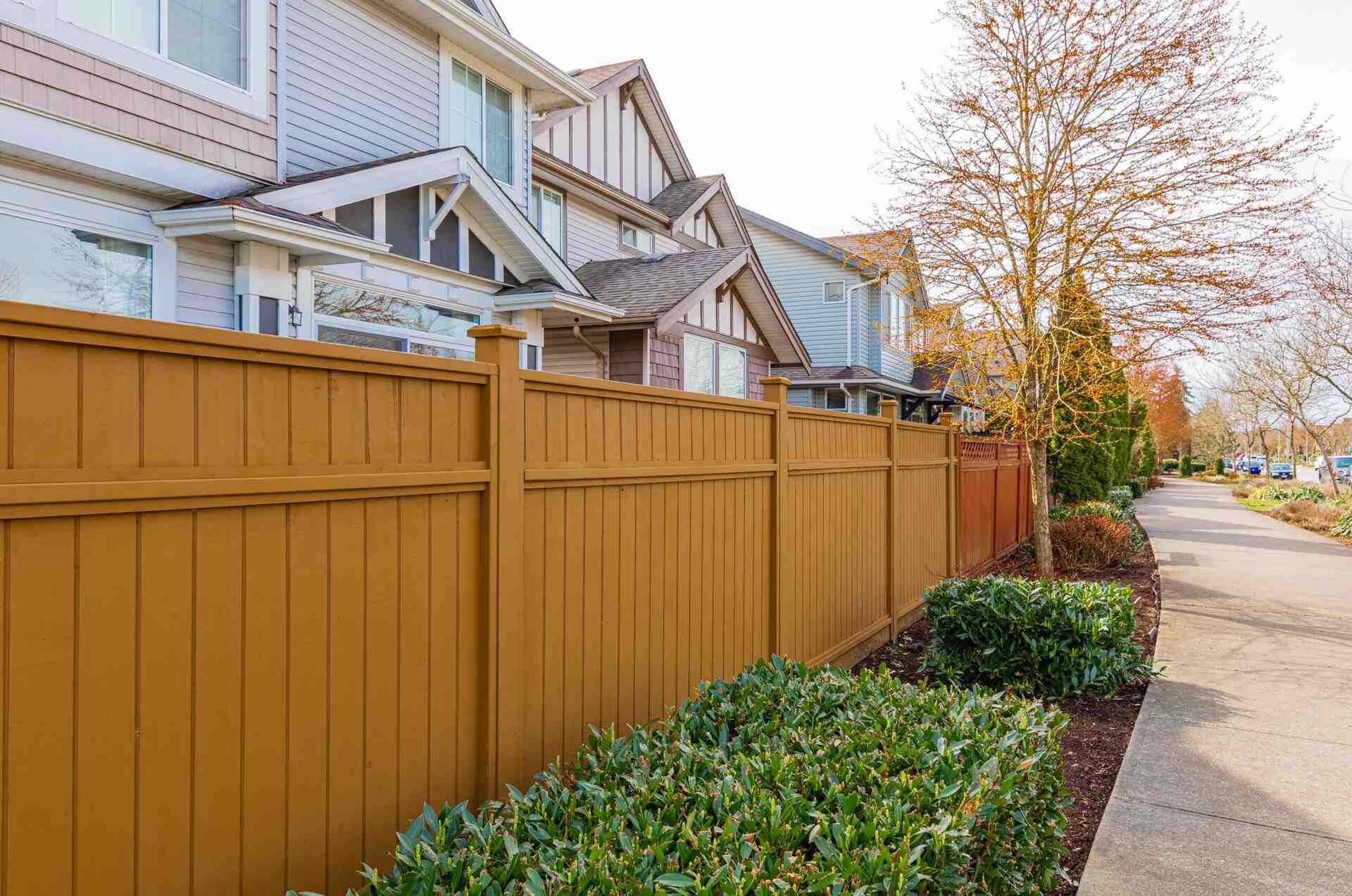 Wooden fences for your garden: A guide to choosing the perfect one