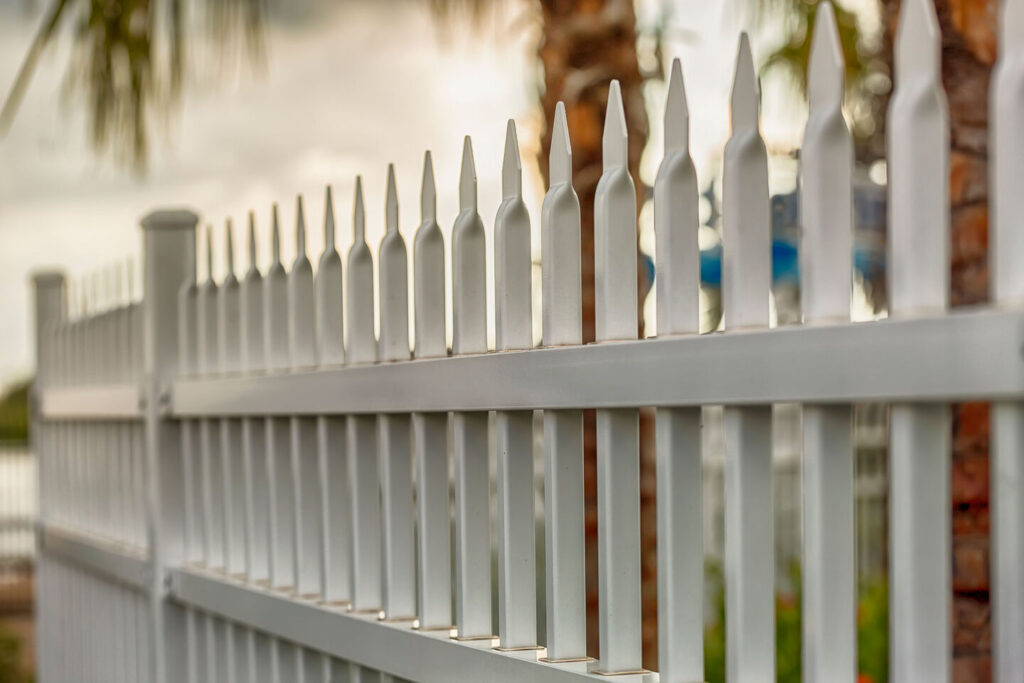 How to Install Aluminum Fence