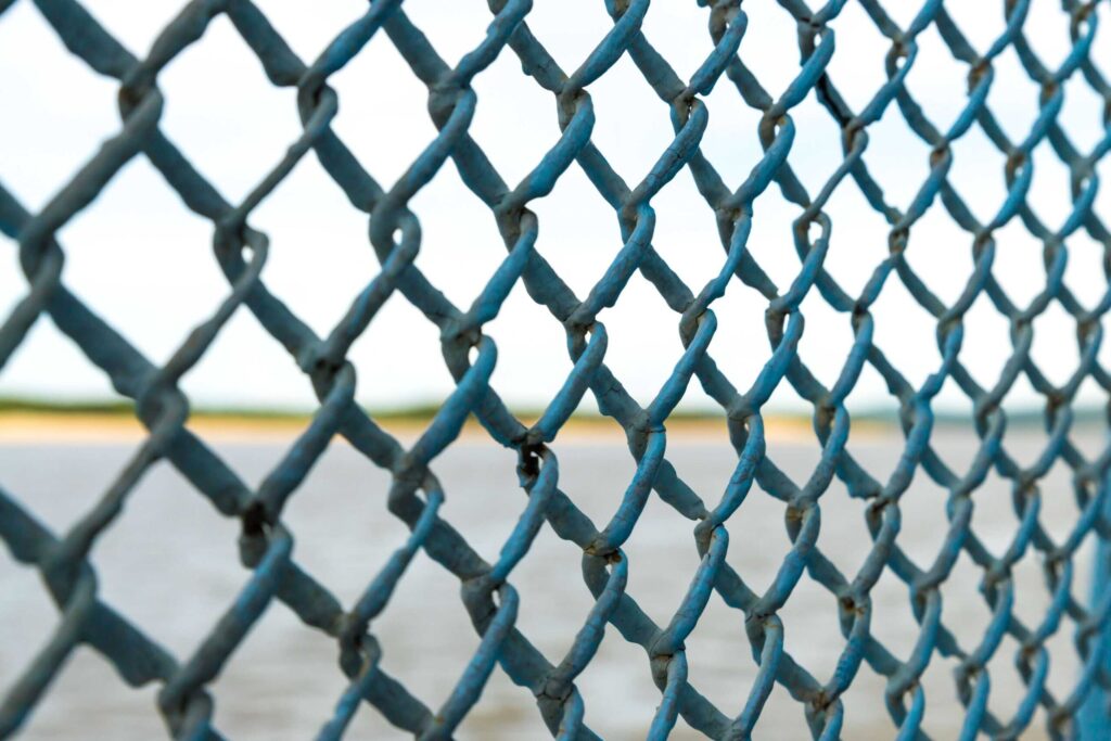 How to paint a chain link fence, a comprehensive step by step guide 2 How to paint a chain link fence