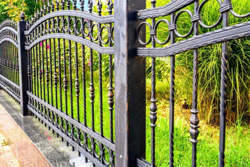 How to set a metal fence post